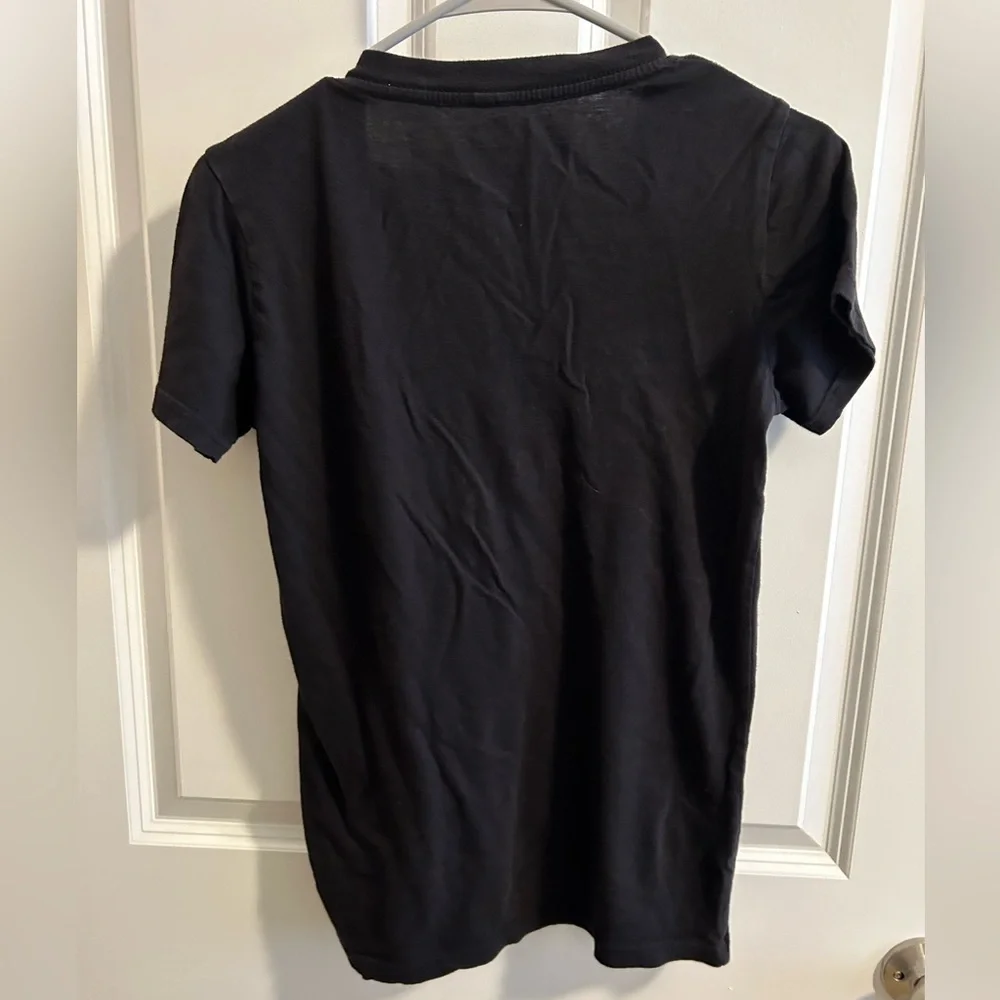 Serengetee Elephant Print Chest Pocket Black V Neck T Shirt Size M